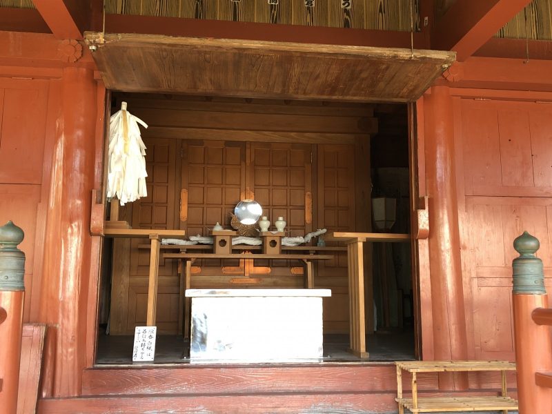 安里八幡宮の社殿