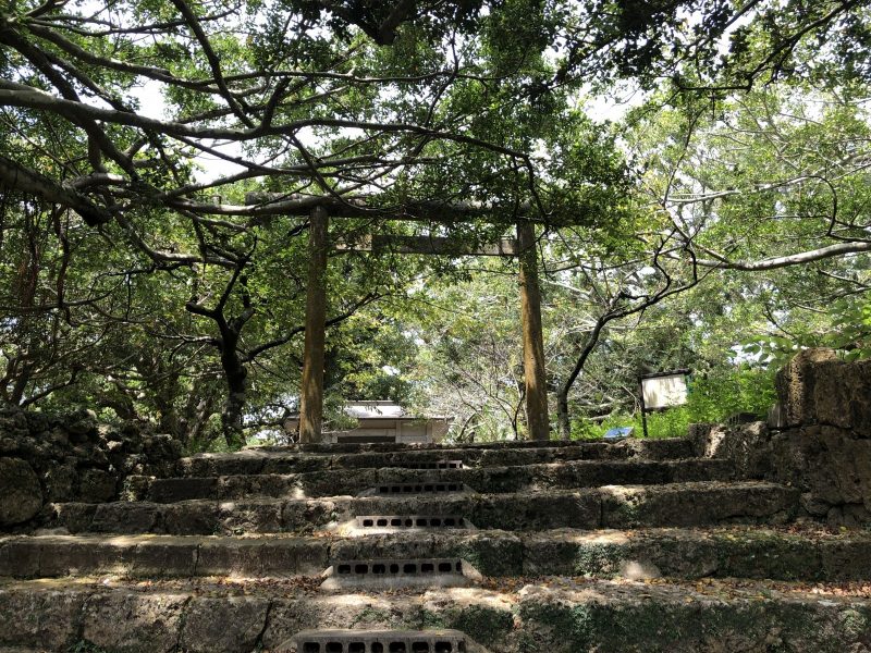 南山神社の鳥居