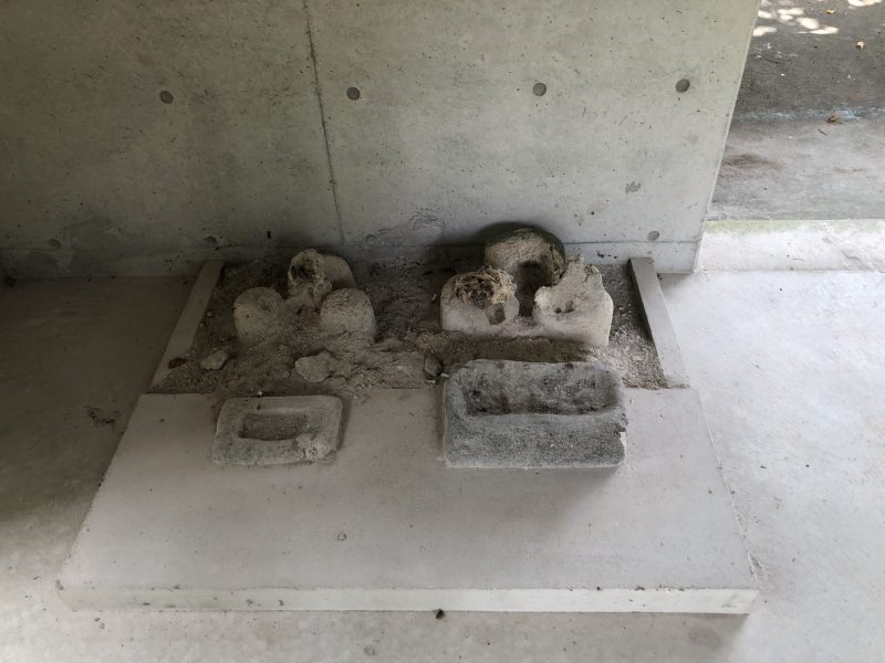 拝殿にある拝所