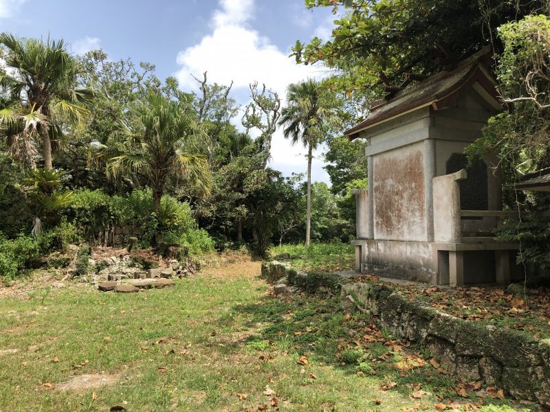 南山神社の本殿
