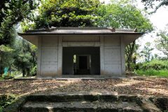南山神社の拝殿
