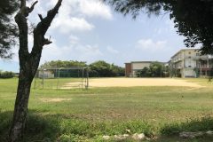 隣の学校のグランド