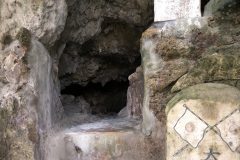 シルミチューの洞窟
